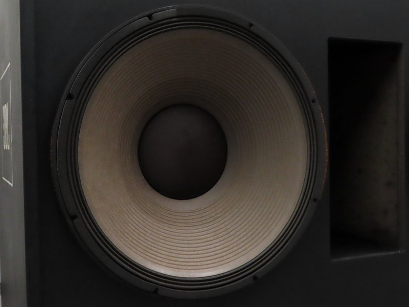 JBL 4642A