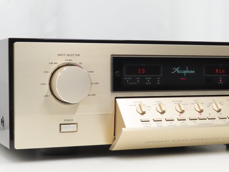 Accuphase C-2810
