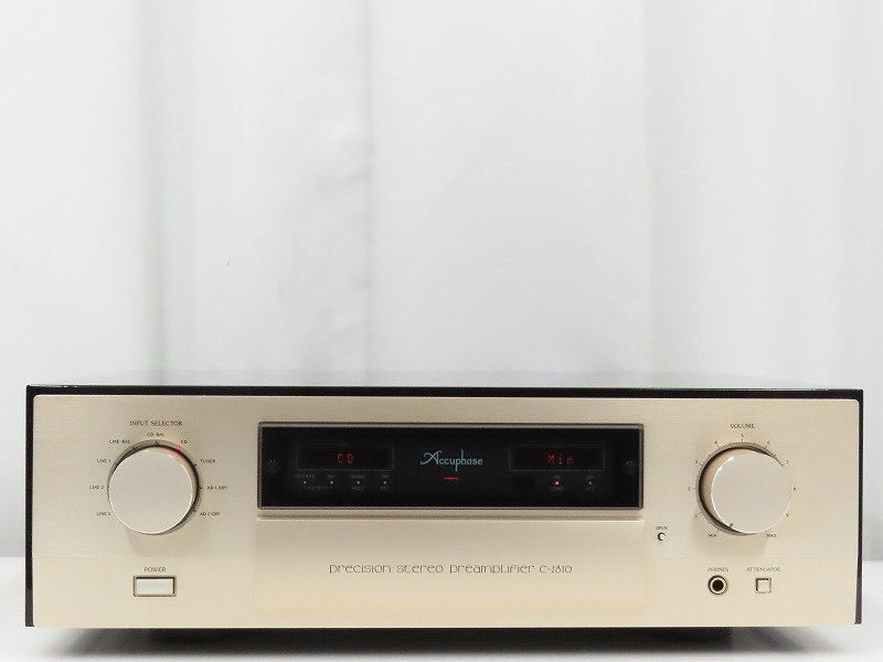 Accuphase C-2810