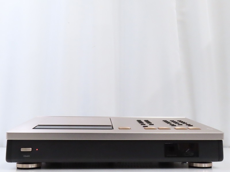 LUXMAN D-500X's CDプレーヤー