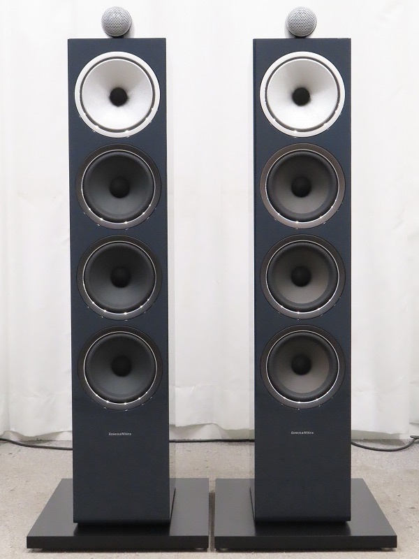 B&W 702 S2 Signature